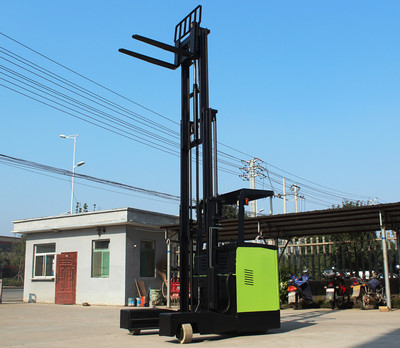 窄巷道操作叉車類型及其搬運裝卸應(yīng)用解析